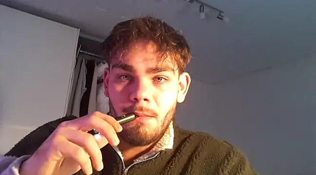 Snapshot of JuNIs_ chatting on December 2024 11:54:01 AM JuNIs online show from December 2024 11:54:01 AM