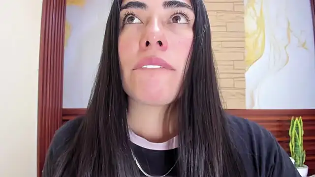 Snapshot of missexy303av chatting on October 2025 03:43:01 PM missexy303av online show from October 2025 03:43:01 PM