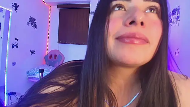 Snapshot of missexy303av chatting on October 2025 04:42:01 PM missexy303av online show from October 2025 04:42:01 PM