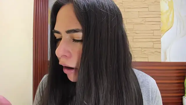 Snapshot of missexy303av chatting on October 2025 03:34:04 PM missexy303av online show from October 2025 03:34:04 PM