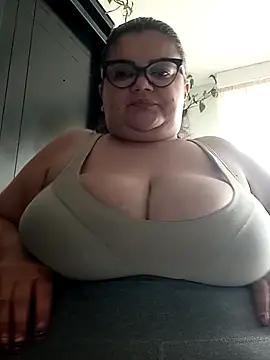 Madisonpalacio online show from October 2025 12:12:02 PM