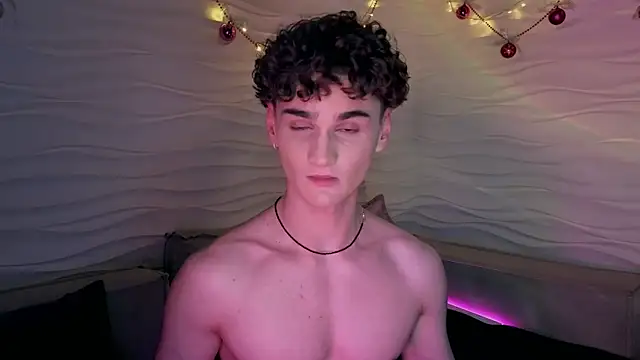 Snapshot of adam_21cm__ chatting on January 2025 08:11:02 PM adam 21cm online show from January 2025 08:11:02 PM