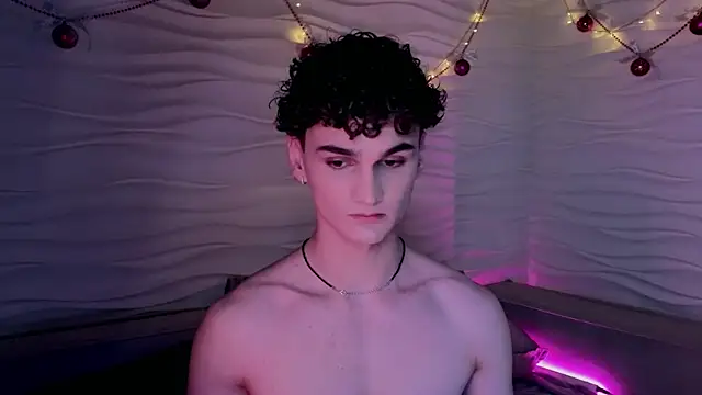 Snapshot of adam_21cm__ chatting on January 2025 04:41:01 PM adam 21cm online show from January 2025 04:41:01 PM