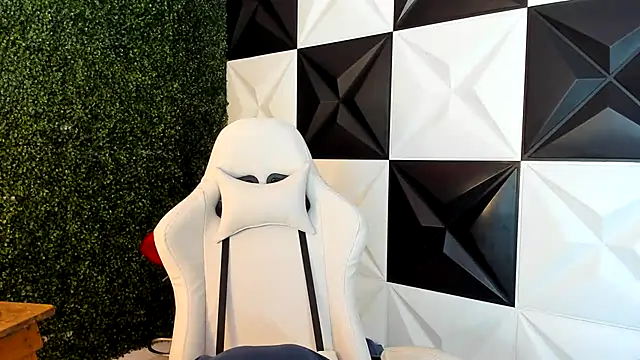 andy bell x online show from October 2025 05:20:02 AM