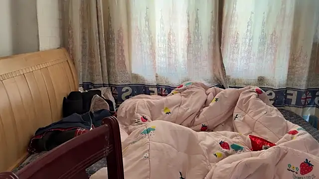 Snapshot of xiaottt1918 chatting on January 2025 05:10:01 AM xiaottt1918 online show from January 2025 05:10:01 AM