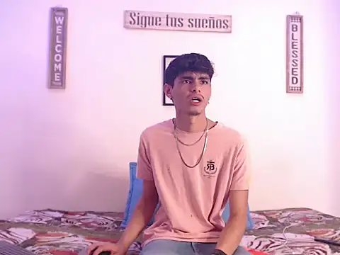 Snapshot of harrytomson_1 chatting on January 2025 01:30:01 AM harrytomson 1 online show from January 2025 01:30:01 AM