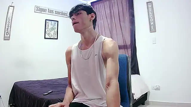 Snapshot of harrytomson_1 chatting on November 2025 05:18:01 PM harrytomson 1 online show from November 2025 05:18:01 PM