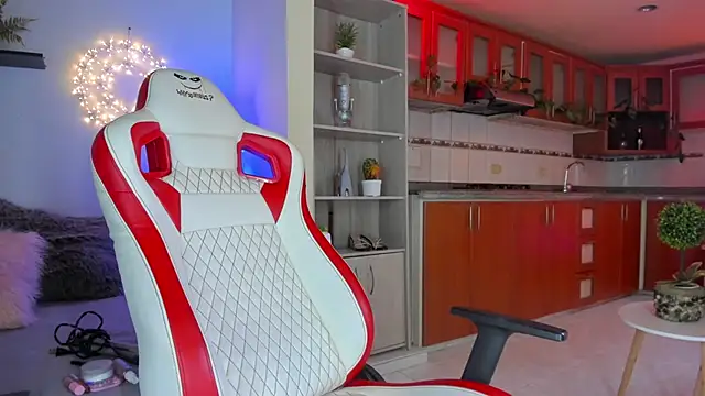 honey fox1 online show from January 2025 08:38:02 PM