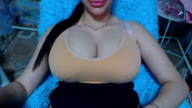 Snapshot of lovelyseu chatting on November 2025 12:56:01 PM lovelyseu online show from November 2025 12:56:01 PM