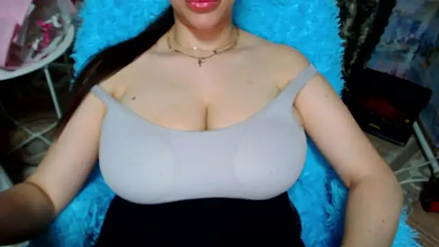 Snapshot of lovelyseu chatting on December 2025 05:30:01 PM lovelyseu online show from December 2025 05:30:01 PM