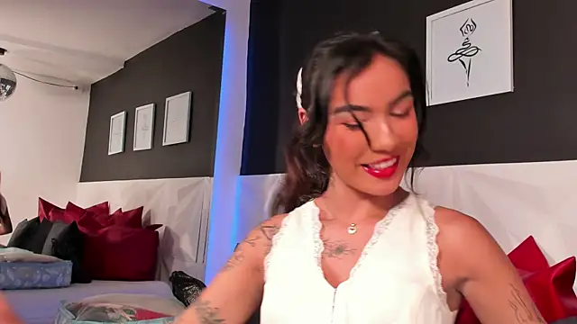 scarlet castro online show from October 2025 04:35:02 PM