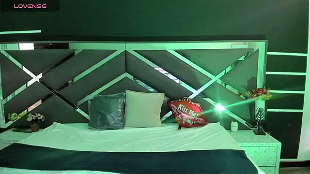 Snapshot of SexyNaf chatting on October 2025 07:22:01 PM SexyNaf online show from October 2025 07:22:01 PM