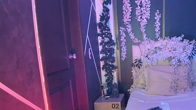 Snapshot of SexyNaf chatting on October 2025 07:14:01 PM SexyNaf online show from October 2025 07:14:01 PM