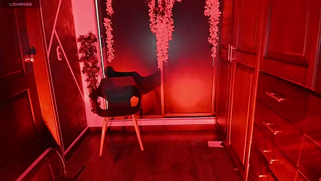 Snapshot of SexyNaf chatting on November 2025 07:13:02 PM SexyNaf online show from November 2025 07:13:02 PM