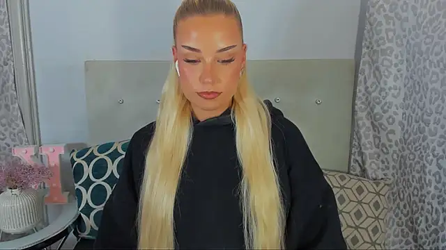 KristyHoney online show from June 2026 07:05:02 PM