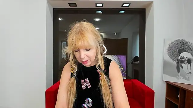 Snapshot of Anna_Diax chatting on February 2026 01:53:02 PM Anna Diax online show from February 2026 01:53:02 PM