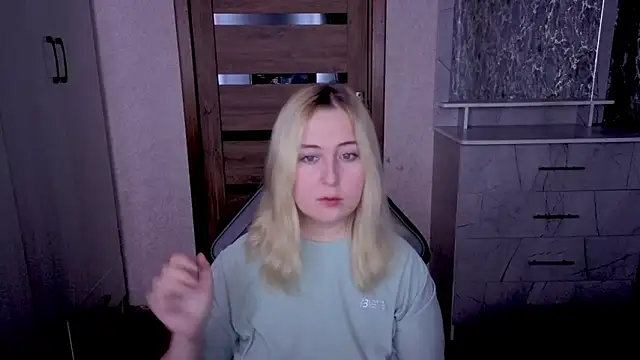 Kristy-Max online show from May 2026 08:26:02 PM