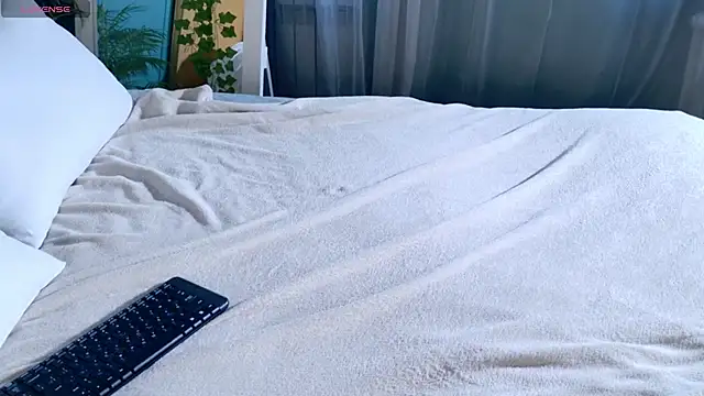 SunnyRisha online show from September 2025 05:10:02 AM