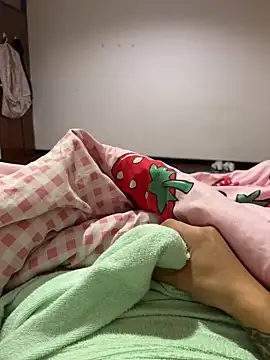 Snapshot of CM100412 chatting on March 2025 06:37:02 PM CM100412 online show from March 2025 06:37:02 PM