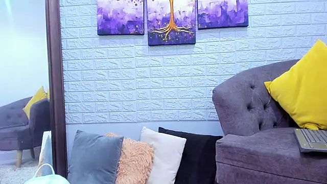  EmilyJireh  online show from March 2025 07:15:02 PM