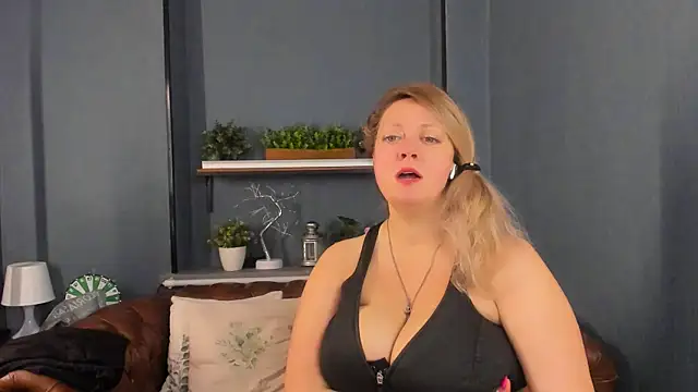 Snapshot of JesiaFoxi chatting on November 2025 01:22:02 PM JesiaFoxi online show from November 2025 01:22:02 PM