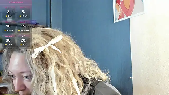 JesiaFoxi online show from May 2026 12:32:01 PM
