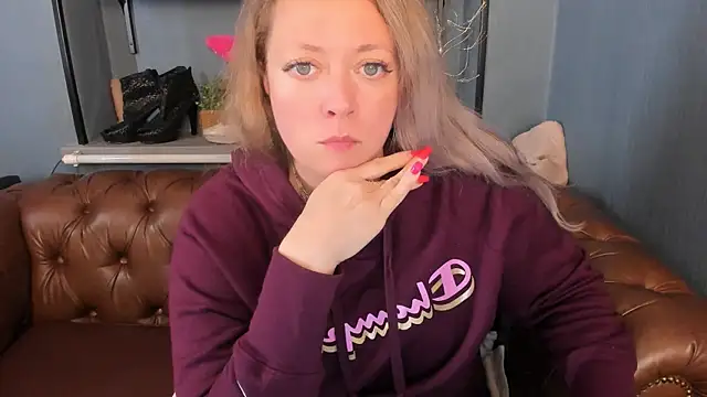 JesiaFoxi online show from June 2026 05:34:02 PM