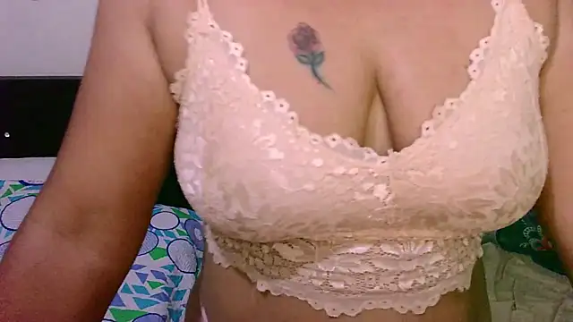 Snapshot of zaray_bella chatting on March 2026 02:04:02 AM zaray bella online show from March 2026 02:04:02 AM