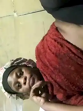 Snapshot of ZIPORA07 chatting on October 2025 08:43:01 AM ZIPORA07 online show from October 2025 08:43:01 AM