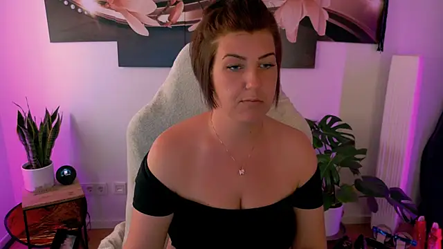 NatiLove35 online show from April 2026 04:48:02 PM