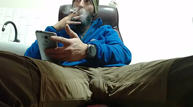 Snapshot of hardbigcock16 chatting on December 2024 11:54:02 AM hardbigcock16 online show from December 2024 11:54:02 AM