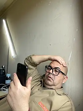 Snapshot of SoloHernan chatting on November 2025 02:30:01 PM SoloHernan online show from November 2025 02:30:01 PM