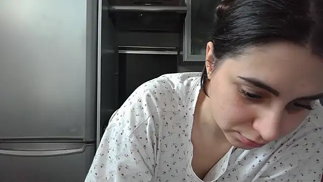 Snapshot of Kashtanka_ chatting on February 2025 08:01:01 AM Kashtanka online show from February 2025 08:01:01 AM