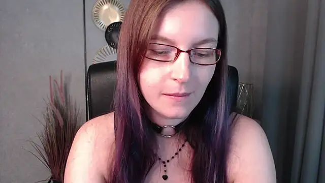 Snapshot of emmaxDelight chatting on December 2024 04:38:02 PM emmaxDelight online show from December 2024 04:38:02 PM