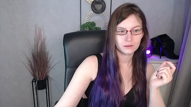 emmaxDelight online show from November 2025 06:25:02 AM