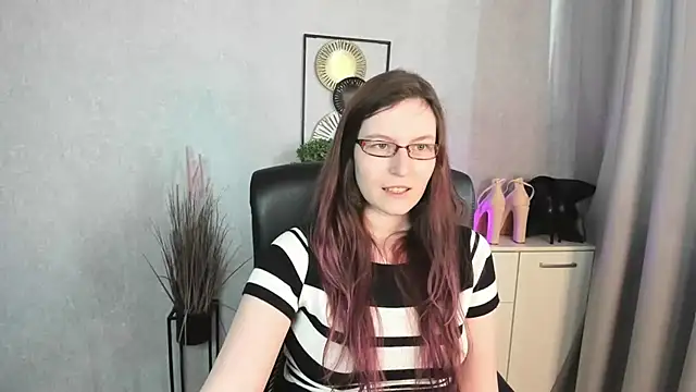 emmaxDelight online show from May 2026 05:24:01 AM