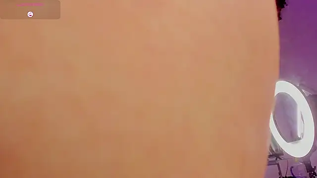 Snapshot of Mia_ross16 chatting on January 2025 02:19:01 PM Mia ross16 online show from January 2025 02:19:01 PM