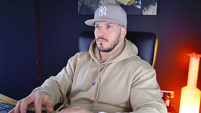 Snapshot of AngeloEric chatting on January 2025 11:28:02 AM AngeloEric online show from January 2025 11:28:02 AM