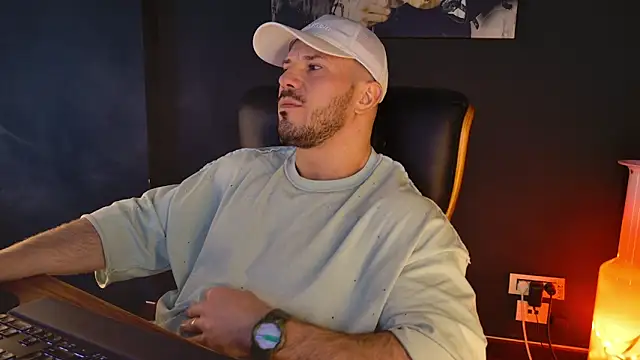 AngeloEric online show from December 2025 01:29:02 PM