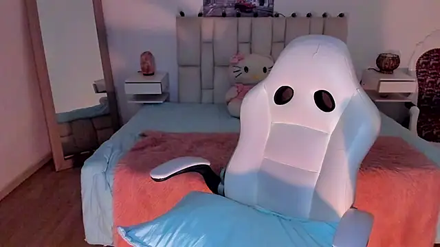 zoe turnner 18 online show from October 2025 11:40:01 AM