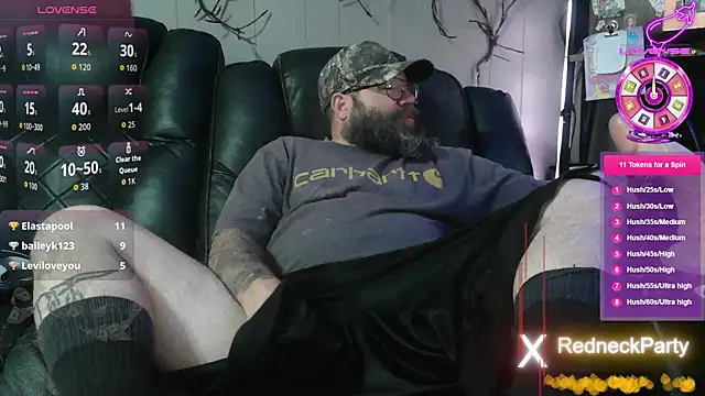 Snapshot of RedneckWants2PlayNow chatting on April 2026 01:41:01 AM RedneckWants2PlayNow online show from April 2026 01:41:01 AM
