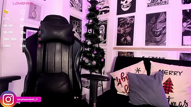 Snapshot of Lexyjoycce chatting on December 2025 09:10:02 PM Lexyjoycce online show from December 2025 09:10:02 PM