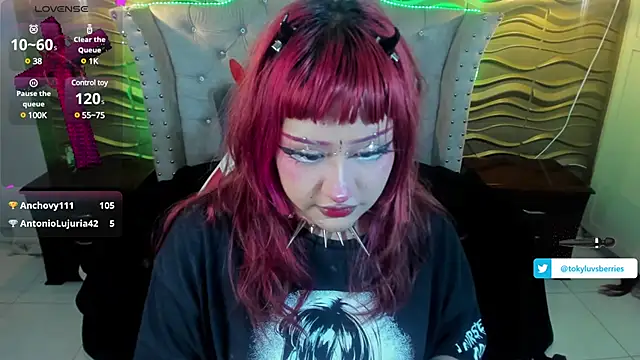 Snapshot of toky_doll chatting on February 2025 11:12:01 PM toky doll online show from February 2025 11:12:01 PM