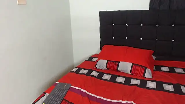 Snapshot of caroline_steven05 chatting on November 2025 05:17:02 AM caroline steven05 online show from November 2025 05:17:02 AM