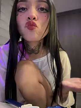 Snapshot of ANDREA_FERRY chatting on February 2025 03:41:01 AM ANDREA FERRY online show from February 2025 03:41:01 AM