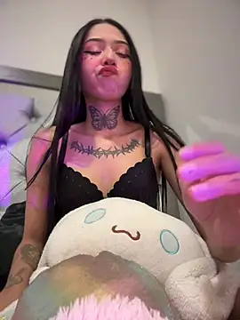 Snapshot of ANDREA_FERRY chatting on February 2025 04:51:02 AM ANDREA FERRY online show from February 2025 04:51:02 AM