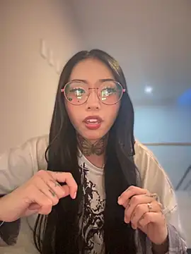 Snapshot of ANDREA_FERRY chatting on September 2025 01:05:02 AM ANDREA FERRY online show from September 2025 01:05:02 AM
