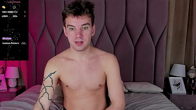 ArthurWhitee online show from February 2025 03:54:02 AM