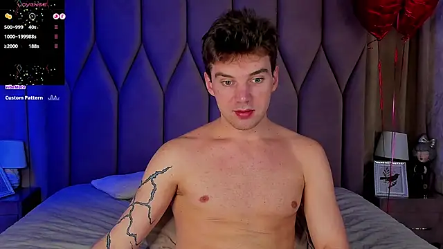 ArthurWhitee online show from February 2025 03:53:02 AM