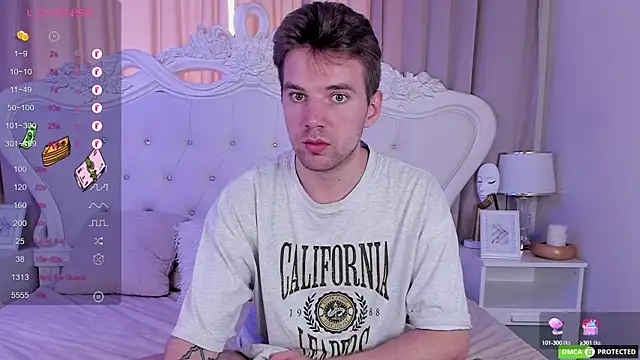 ArthurWhitee online show from September 2025 08:28:01 AM